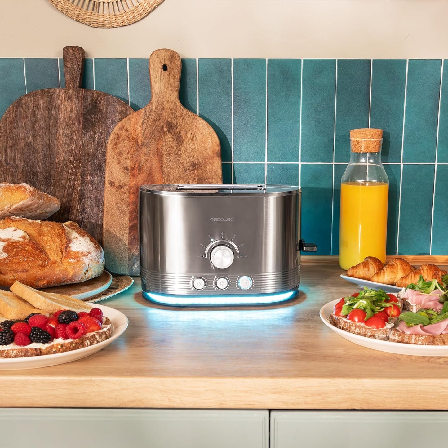 Cecotec Tostadora Vertical de Acero con Doble Ranura Corta Shine&Toast Double. 850W, Capacidad para 2 Tostadas, Ranuras Anchas de 3,8cm, Anillo Luminoso, 7 Niveles de Tostado, Varillas Superiores